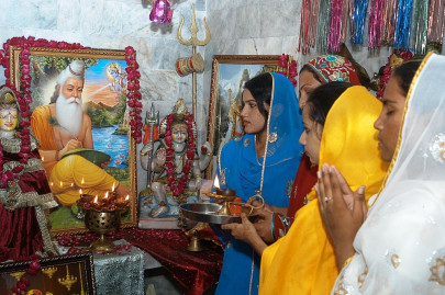 pakistan opens doors to 160 year old hindu temple pakistan opens doors to 160 year old hindu temple