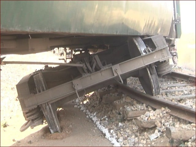 train derailed at bin qasim photos express