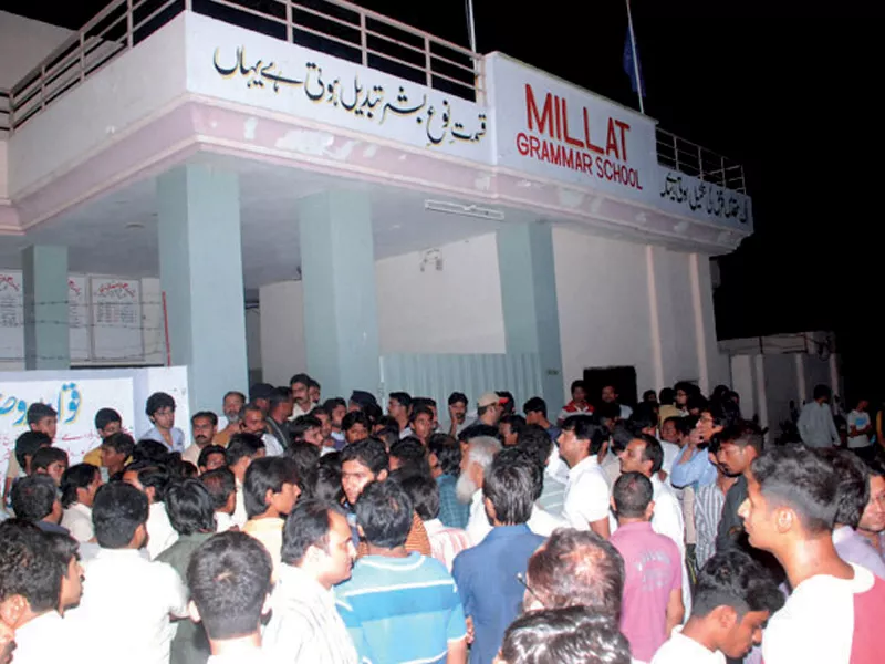 tragedy on motorway school bus crash kills 37 in kallar kahar tragedy on motorway school bus crash kills 37 in kallar kahar