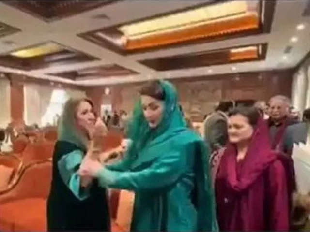 in the viral video uzma kardar warmly embraces nawaz but the latter swiftly removes kardar s hand from her shoulder seemingly surprising kardar screengrab in the viral video uzma kardar warmly embraces nawaz but the latter swiftly removes kardar s hand from her shoulder seemingly surprising kardar screengrab