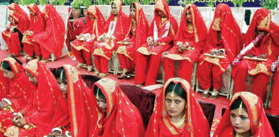 strength in numbers 31 couples tie the knot in mass wedding