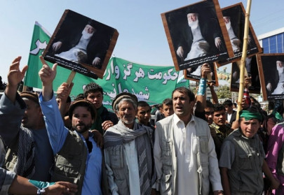 afghans protest death of peace broker rabbani afghans protest death of peace broker rabbani