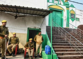 death toll rises to six in violent protests over mosque temple controversy in india