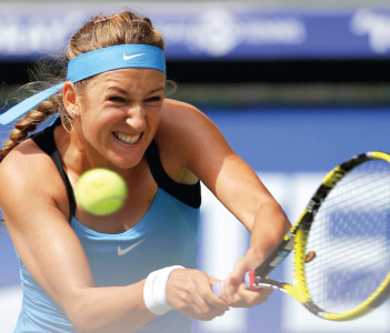 tennis kvitova through to third round