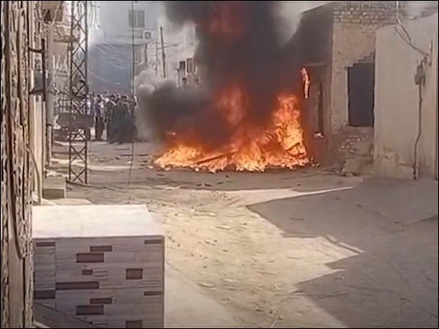 citizens set fire outside the house of the alleged offender in the blasphemy case attempted to set the house on fire as well photo video screenshot citizens set fire outside the house of the alleged offender in the blasphemy case attempted to set the house on fire as well photo video screenshot