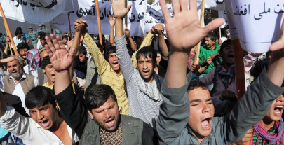 hundreds of afghans hold anti pakistan protest hundreds of afghans hold anti pakistan protest