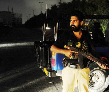 karachi operation police search for taliban commander in katti pahari