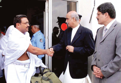 intending pilgrims first hajj flight from karachi takes off