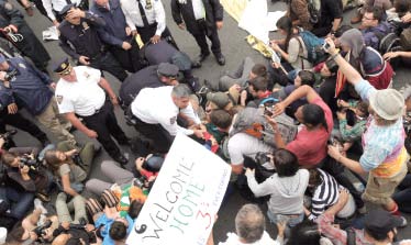 occupy wall street over 700 protestors held in new york