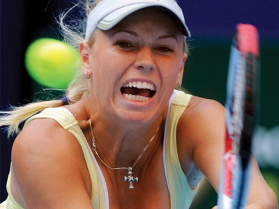 tennis wozniacki endures tough test in china