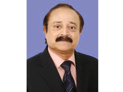 stepping down water board s md resigns