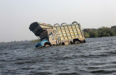 unless sanghar s stagnant street water is cleared up disease will persist unless sanghar s stagnant street water is cleared up disease will persist