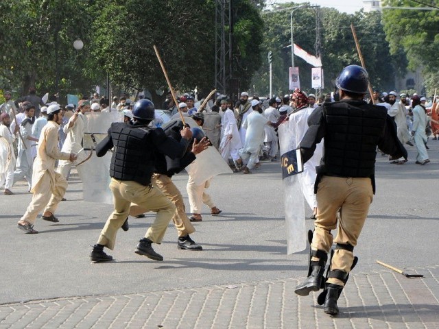 qadri supporters stage mall sit in