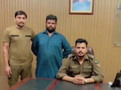 police arrest suspect caught molesting children in lahore s gajjarpura
