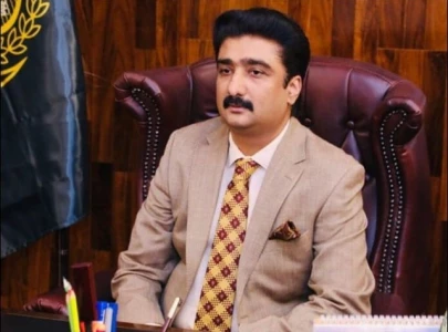 dozens of pakistanis detained deported from iraq over fake visas sindh govt