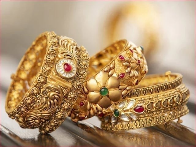 Gold prices in Pakistan surge to all-time high  | The Express Tribune