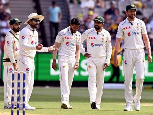 pakistan announces 17 member squad for bangladesh test series