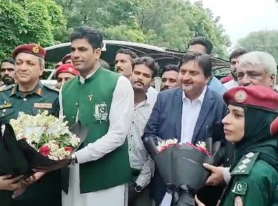 olympic hero arshad nadeem receives car cash prize from punjab governor olympic hero arshad nadeem receives car cash prize from punjab governor