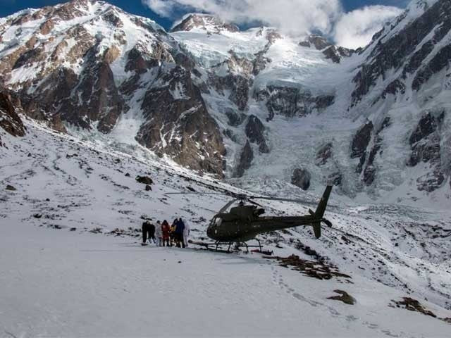 pakistan army rescues russian and pakistani climbers from gilgit baltistan peak pakistan army rescues russian and pakistani climbers from gilgit baltistan peak