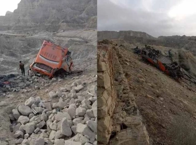 at least 12 dead as bus carrying pilgrims plunges into ravine on makran highway