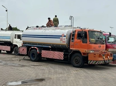 customs officials seize smuggled iranian diesel worth rs8m