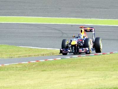 japanese grand prix last gasp vettel snares pole