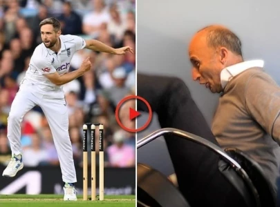 watch commentator falls from chair watching chris woakes bowl spin watch commentator falls from chair watching chris woakes bowl spin