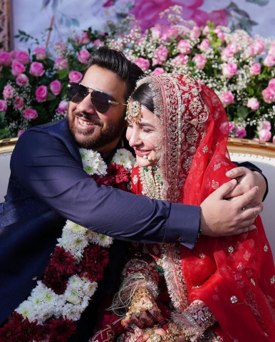flushed in red areeba habib ties the knot in traditional fashion flushed in red areeba habib ties the knot in traditional fashion