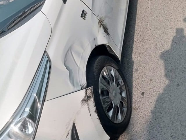 unknown vehicle crashes into atc judge s car in lahore unknown vehicle crashes into atc judge s car in lahore