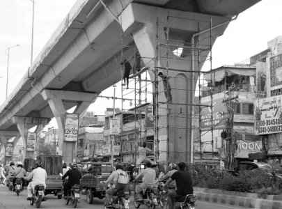 beautification of metro pillars underway beautification of metro pillars underway