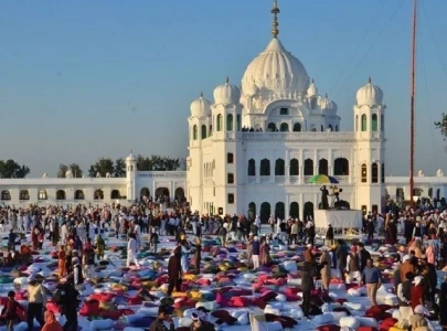 baisakhi pilgrims flock to kartarpur