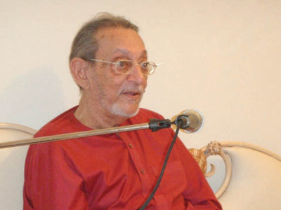 khujwa recollected in autobiographical essays art historian paints a life s picture