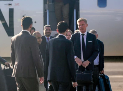 un envoy in rare yemen visit to push for peace un envoy in rare yemen visit to push for peace