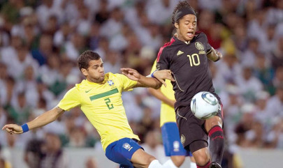football late goals give brazil 2 1 win