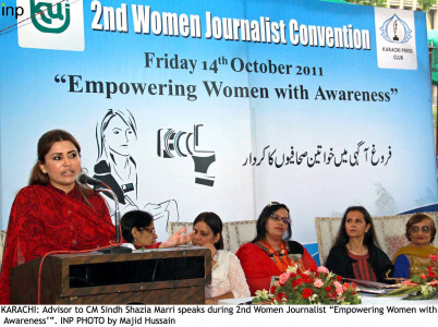 women journalists out of the kitchen frying pan and into the field