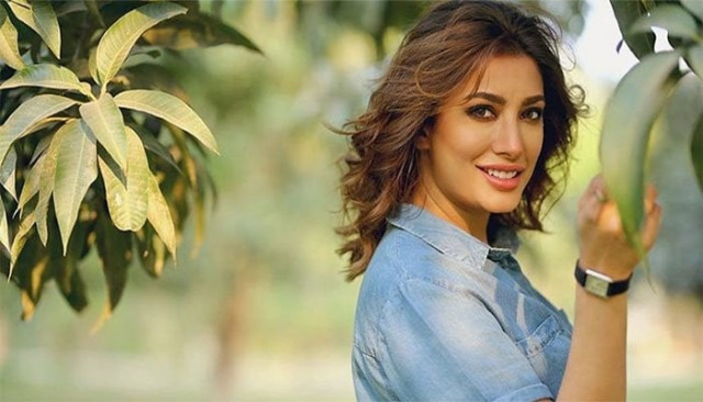 mehwish hayat gives a lesson on muslim misrepresentation in hollywood bollywood mehwish hayat gives a lesson on muslim misrepresentation in hollywood bollywood