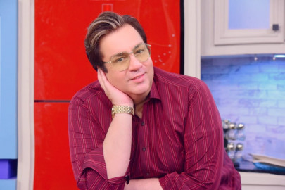 presenter actor tony navaid rashid passes away presenter actor tony navaid rashid passes away