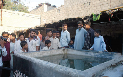 three girls drown   with their father asleep a few feet away