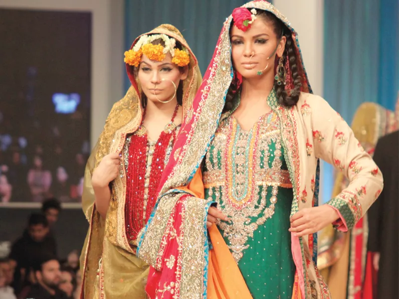 bridal couture week here comes the bride bridal couture week here comes the bride