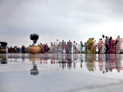 cold play a drizzle gives islamabad its first chill