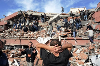 earthquake hits turkey up to 1 000 possibly killed