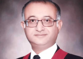 judge recuses himself from seats case