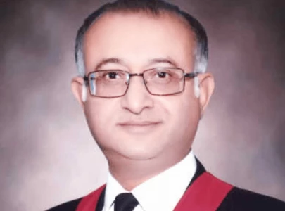 judge recuses himself from seats case