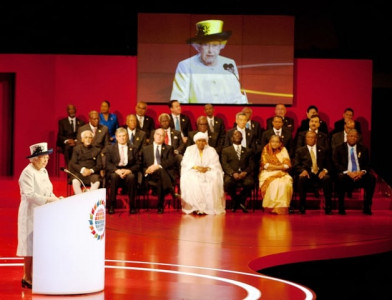 queen urges lasting results at commonwealth summit queen urges lasting results at commonwealth summit