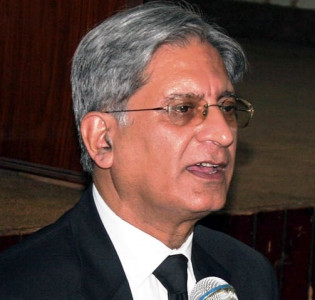 defaming the government aitzaz for amending constitution to protect public offices defaming the government aitzaz for amending constitution to protect public offices