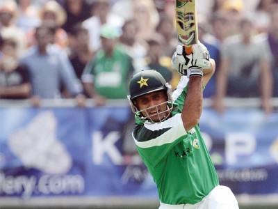 cricket pakistan triumph at hong kong sixes