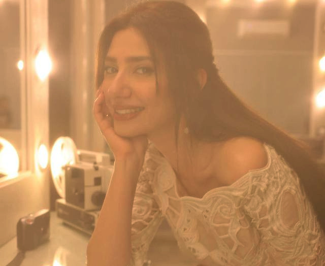 Mahira Khan is letting her clothes do the speaking