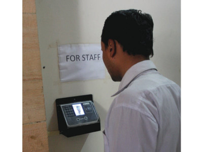 new technology employees to use fingerprints to enter courts