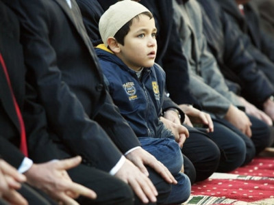 muslims mark eid in shadow of unrest