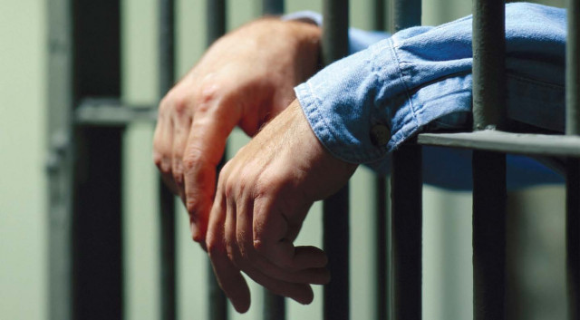 speeding traffic cop behind bars for murder speeding traffic cop behind bars for murder